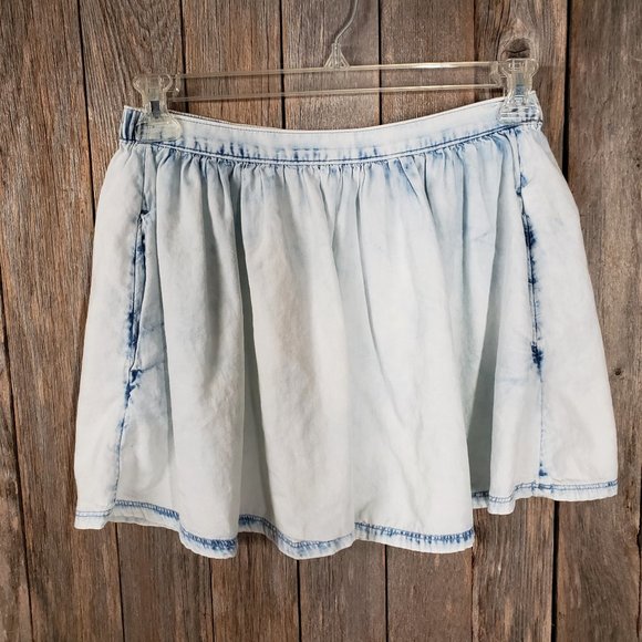 American Eagle M Women's Blue Chambray Whitewash Pocket Mini Flippy Swing Skirt - Picture 2 of 6